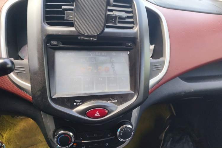Used CHANGAN Benni 2015 1.4L IMT Luxury Version China IV Standard Audio And AC Panel