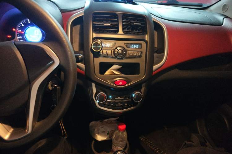 Used CHANGAN Benni 2015 1.4L Manual Luxury Model China V Standard Audio And AC Panel