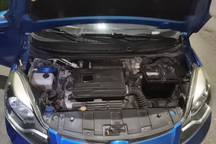 Used CHANGAN Benni 2015 1.4L Manual Luxury Model China V Standard Engine Bay