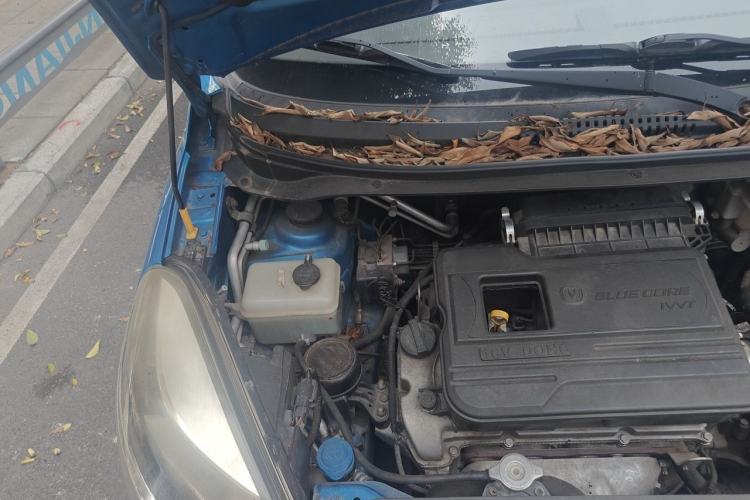 Used CHANGAN Benni 2015 1.4L Manual Luxury Model China V Standard Engine Bay Right