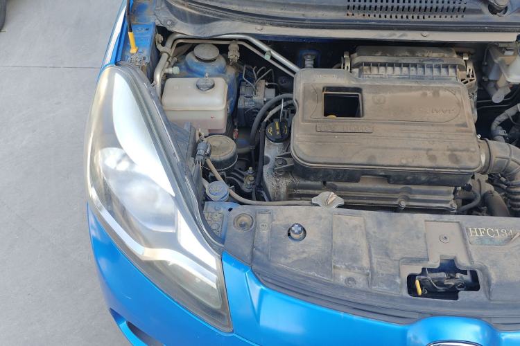 Used CHANGAN Benni 2015 1.4L IMT Luxury Model China V Standard Engine Bay Right