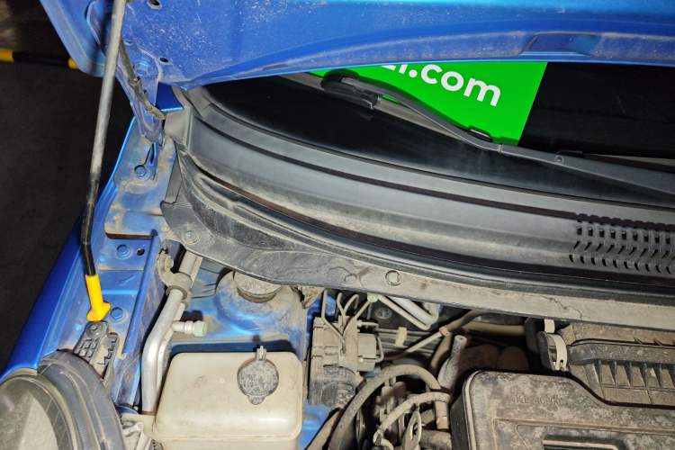 Used CHANGAN Benni 2015 1.4L Manual Luxury Model China V Standard Engine Bay Right