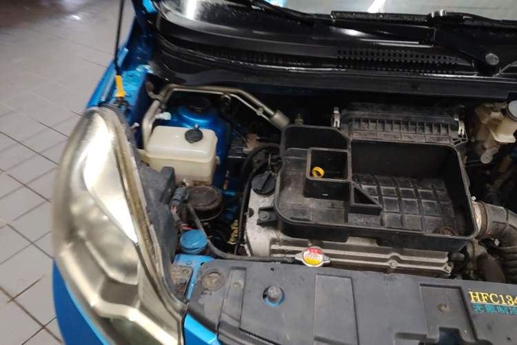Used CHANGAN Benni 2015 1.4L Manual Luxury Version China IV Standard Engine Bay Right