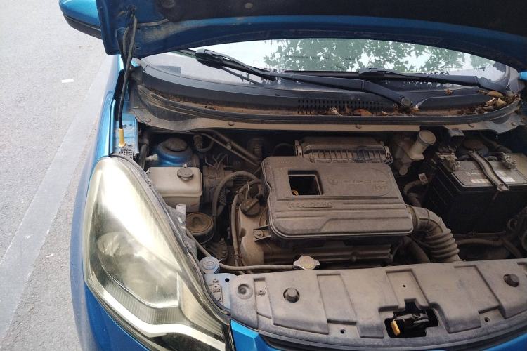 Used CHANGAN Benni 2015 1.4L IMT Luxury Model China V Standard Engine Bay Right
