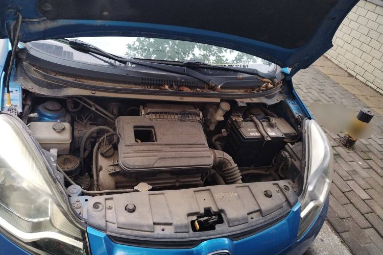 Used CHANGAN Benni 2015 1.4L IMT Luxury Model China V Standard Engine Bay