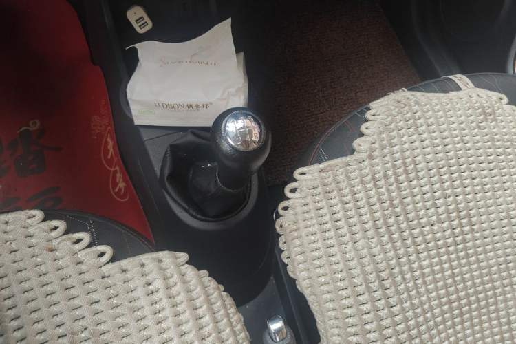 Used CHANGAN Benni 2015 1.4L Manual Luxury Model China V Standard Gear Lever