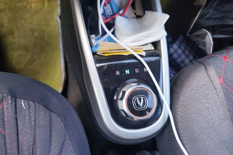 Used CHANGAN Benni 2015 1.4L IMT Luxury Version China IV Standard Gear Lever