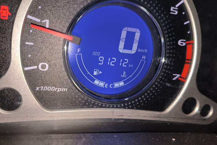 Used CHANGAN Benni 2015 1.4L Manual Luxury Model China V Standard Odometer Close Up