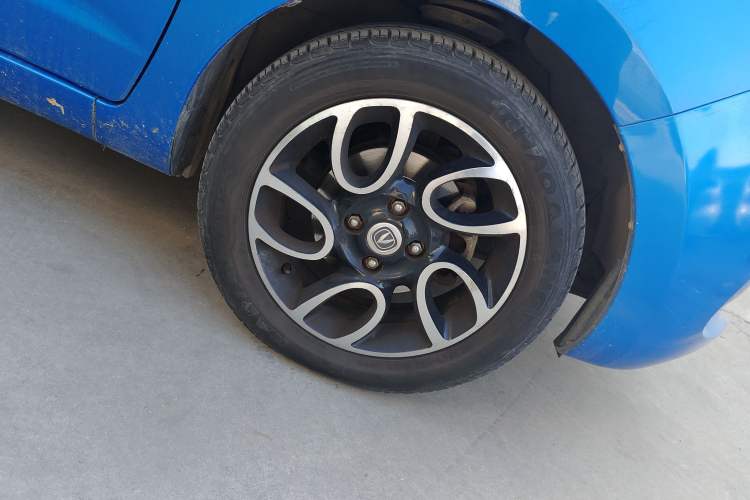 Used CHANGAN Benni 2015 1.4L IMT Luxury Model China V Standard Right Front Wheel Hub