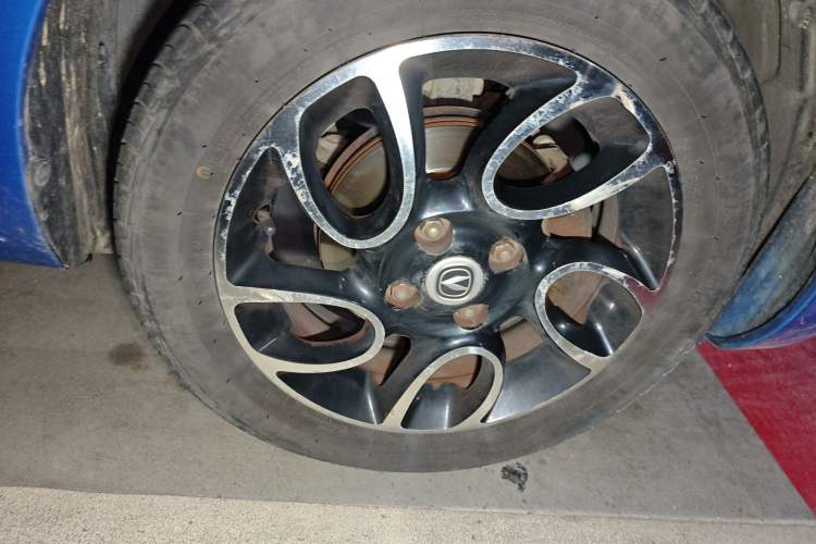 Used CHANGAN Benni 2015 1.4L Manual Luxury Model China V Standard Right Front Wheel Hub