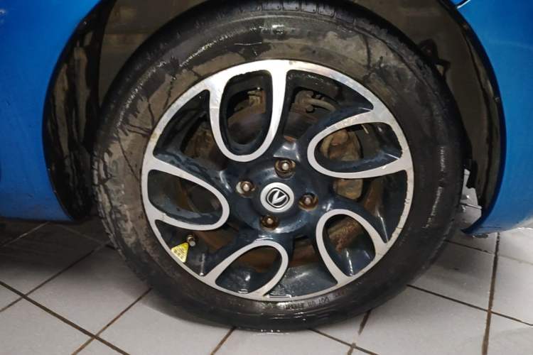 Used CHANGAN Benni 2015 1.4L Manual Luxury Version China IV Standard Right Front Wheel Hub