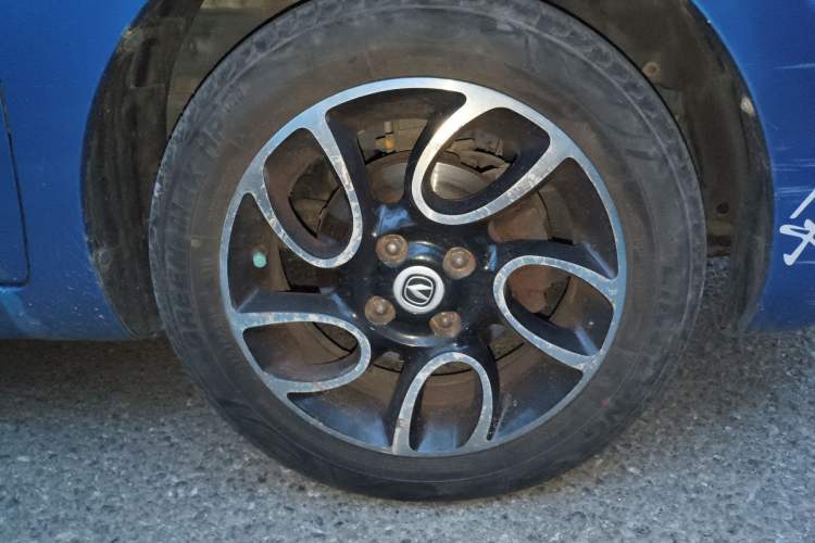 Used CHANGAN Benni 2015 1.4L Manual Luxury Model China V Standard Right Front Wheel Hub