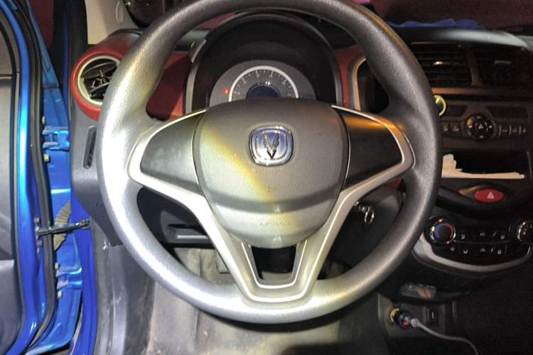 Used CHANGAN Benni 2015 1.4L Manual Luxury Model China V Standard Steering Wheel