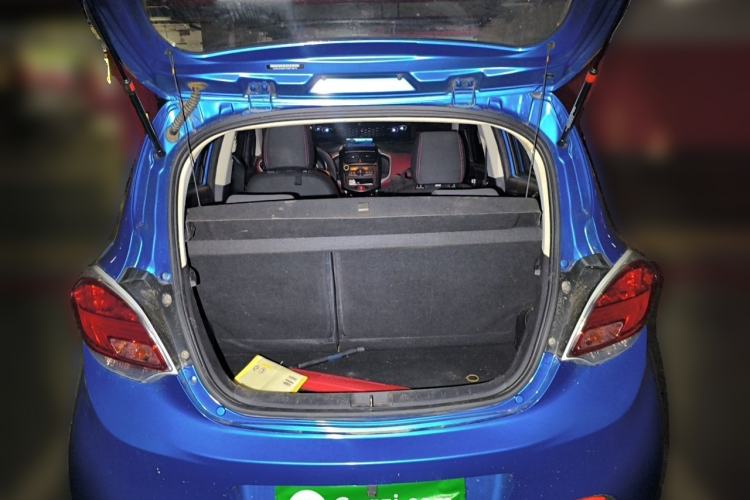 Used CHANGAN Benni 2015 1.4L Manual Luxury Model China V Standard Trunk