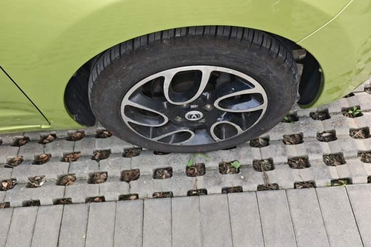 Used CHANGAN Benni 2015 1.4L IMT Sunroof Version China V Standard Right Front Wheel Hub