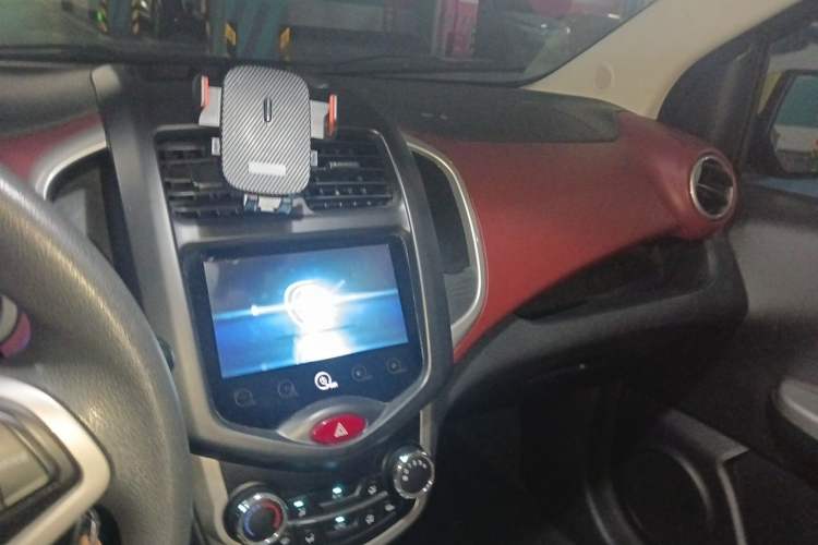 Used CHANGAN Benni 2015 1.4L IMT Prestige Model China V Standard Audio And AC Panel