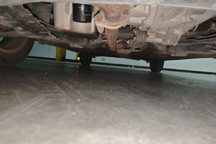 Used CHANGAN Benni 2015 1.4L IMT Luxury Version China IV Standard Chassis Front