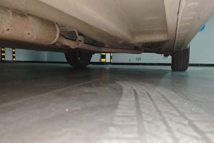 Used CHANGAN Benni 2015 1.4L IMT Luxury Version China IV Standard Chassis Front Left
