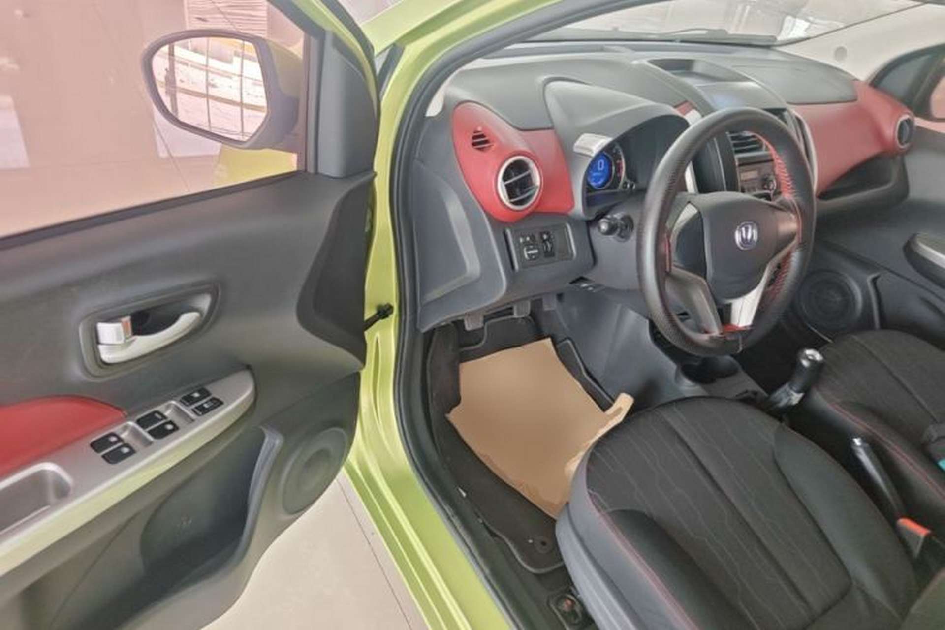 Used CHANGAN Benni 2015 1.4L Manual Luxury Model China V Standard Driver Seat