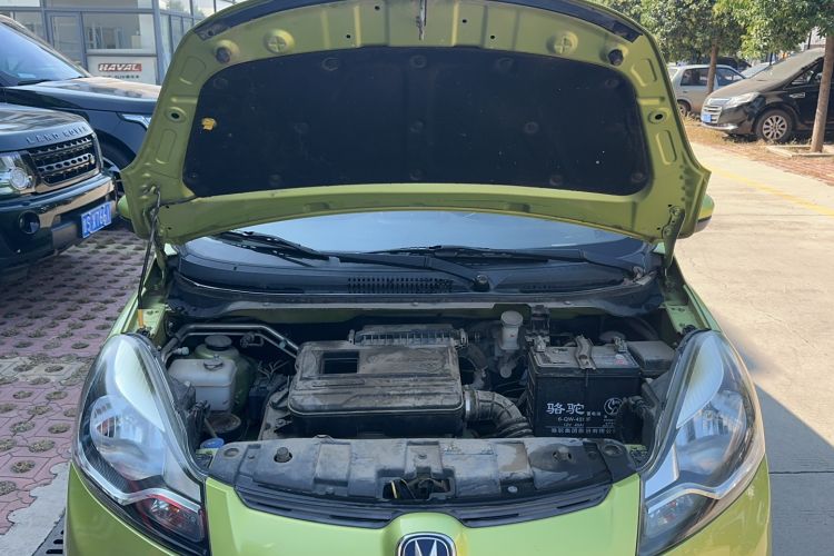 Used CHANGAN Benni 2015 1.4L IMT Luxury Model China V Standard Engine Bay