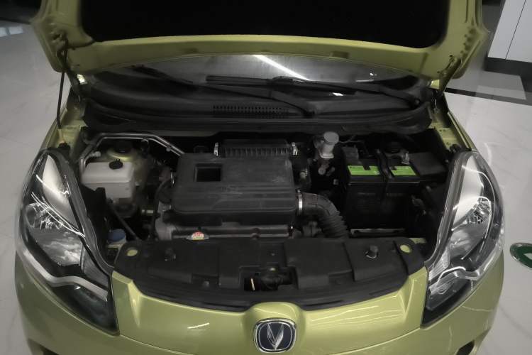 Used CHANGAN Benni 2015 1.4L IMT Luxury Model China IV Engine Bay