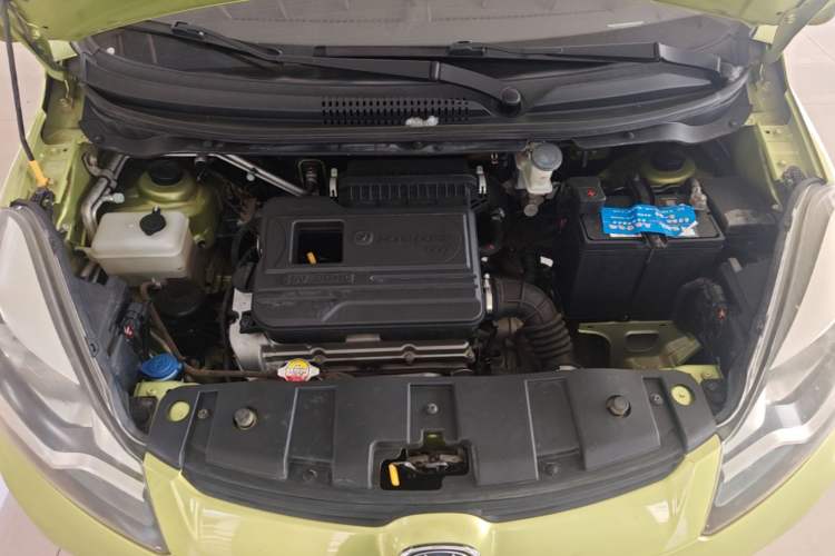 Used CHANGAN Benni 2015 1.4L Manual Luxury Model China V Standard Engine Bay