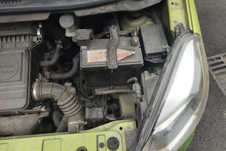 Used CHANGAN Benni 2015 1.4L IMT Sunroof Version China V Standard Engine Bay Left