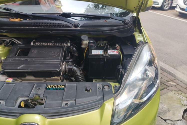 Used CHANGAN Benni 2015 1.4L Manual Luxury Model China V Standard Engine Bay Left