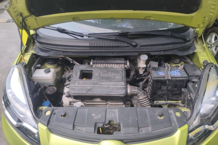 Used CHANGAN Benni 2015 1.4L IMT Prestige Model China V Standard Engine Bay