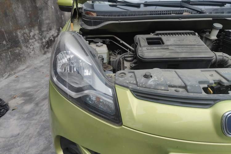 Used CHANGAN Benni 2015 1.4L IMT Prestige Model China V Standard Engine Bay Right