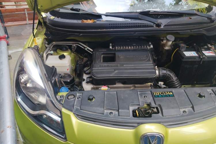 Used CHANGAN Benni 2015 1.4L Manual Luxury Model China V Standard Engine Bay Right