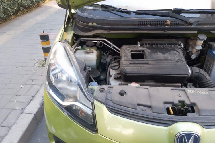 Used CHANGAN Benni 2015 1.4L IMT Prestige Model China V Standard Engine Bay Right