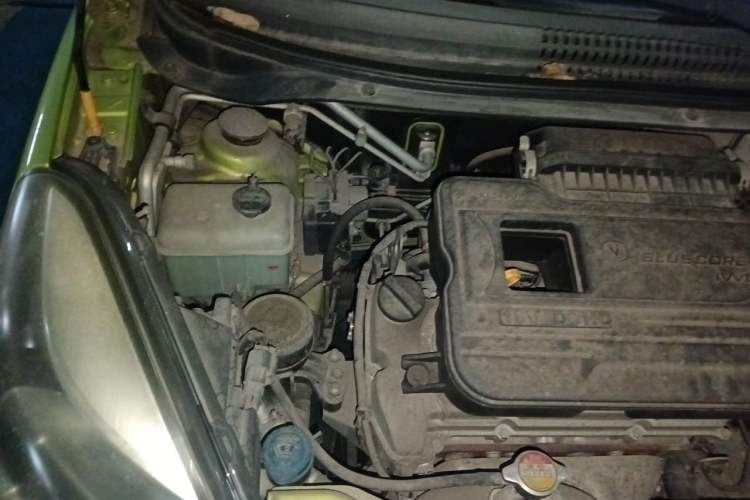 Used CHANGAN Benni 2015 1.4L IMT Prestige Model China V Standard Engine Bay Right