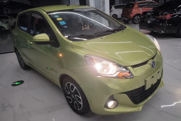 Used CHANGAN Benni 2015 1.4L IMT Luxury Model China IV Front Right 45 Deg