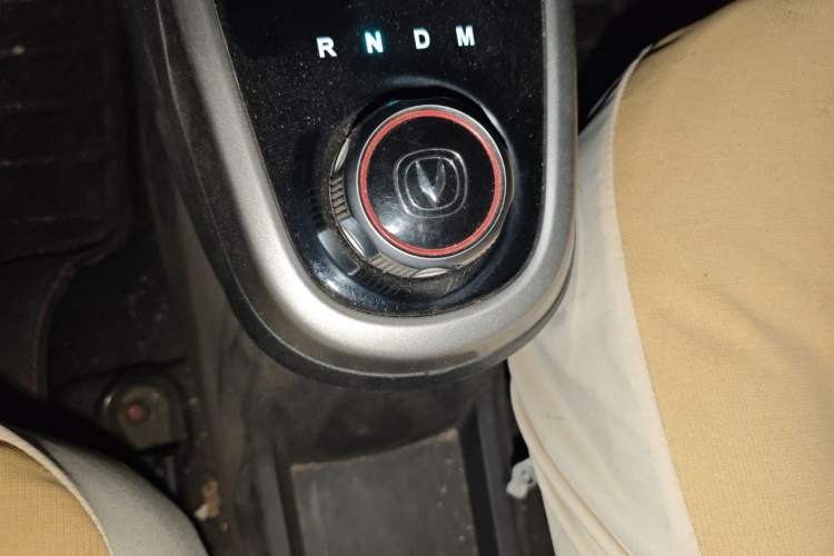 Used CHANGAN Benni 2015 1.4L IMT Luxury Version China IV Standard Gear Lever