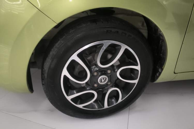 Used CHANGAN Benni 2015 1.4L IMT Luxury Model China IV Left Front Wheel Hub