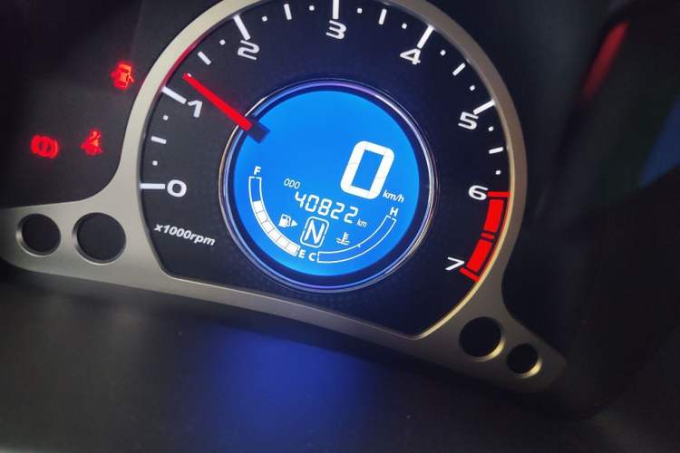 Used CHANGAN Benni 2015 1.4L IMT Sunroof Version China V Standard Odometer Close Up