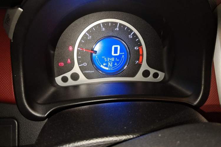 Used CHANGAN Benni 2015 1.4L IMT Luxury Model China V Standard Odometer Close Up