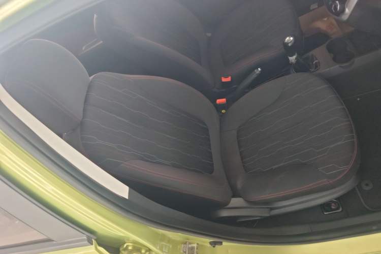Used CHANGAN Benni 2015 1.4L Manual Luxury Model China V Standard Right Front Seat