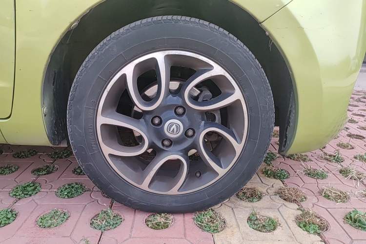 Used CHANGAN Benni 2015 1.4L IMT Luxury Model China V Standard Right Front Wheel Hub