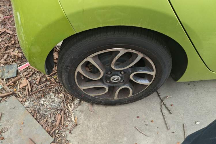 Used CHANGAN Benni 2015 1.4L IMT Sunroof Version China V Standard Right Rear Wheel Hub