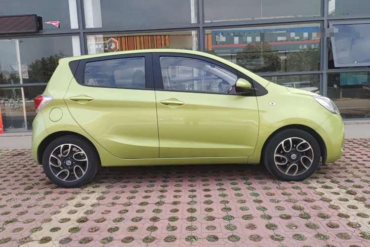 Used CHANGAN Benni 2015 1.4L IMT Luxury Model China V Standard Right Side