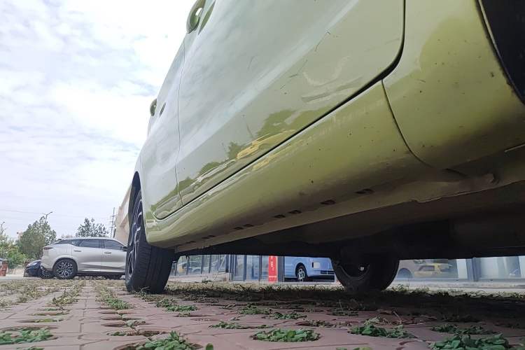 Used CHANGAN Benni 2015 1.4L IMT Luxury Model China V Standard Right Side Sill