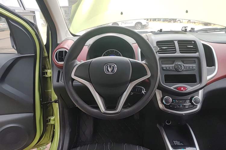 Used CHANGAN Benni 2015 1.4L IMT Luxury Model China V Standard Steering Wheel