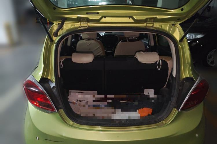 Used CHANGAN Benni 2015 1.4L IMT Luxury Version China IV Standard Trunk