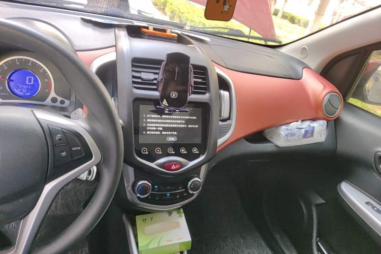 Used CHANGAN Benni 2015 1.4L IMT Sunroof Version China IV Standard Audio And AC Panel