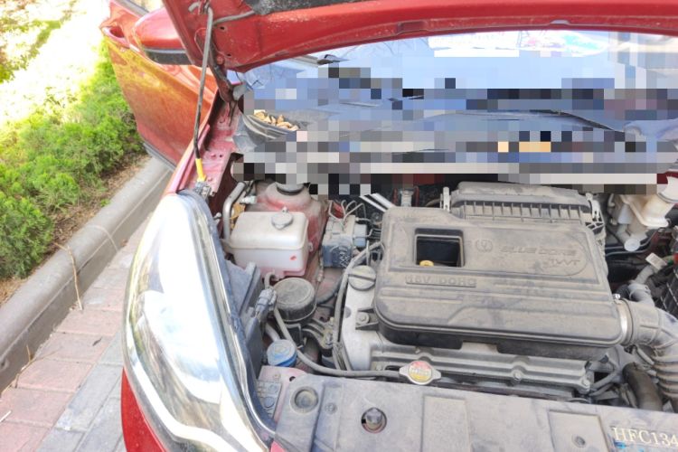 Used CHANGAN Benni 2015 1.4L IMT Sunroof Version China IV Standard Engine Bay Right