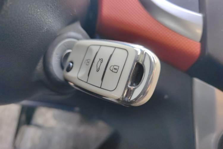 Used CHANGAN Benni 2015 1.4L IMT Sunroof Version China IV Standard Vehicle Key