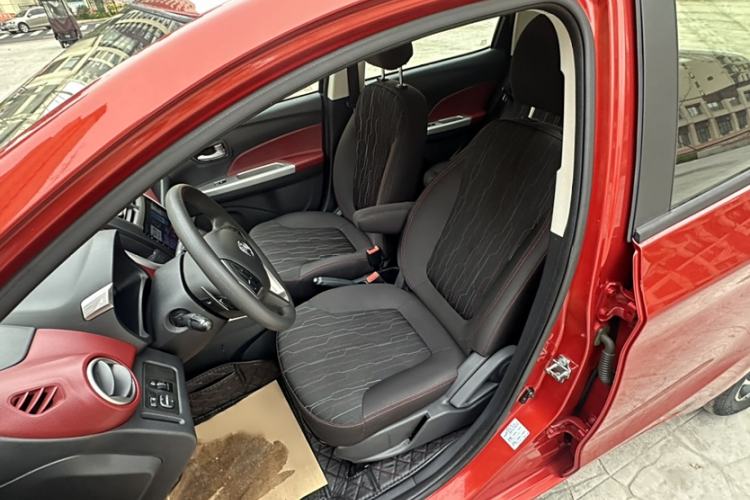 Used CHANGAN Benni 2015 1.4L IMT Prestige Model China V Standard Interior 3