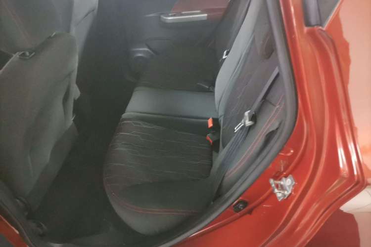 Used CHANGAN Benni 2015 1.4L IMT Prestige Model China V Standard Left Rear Seat